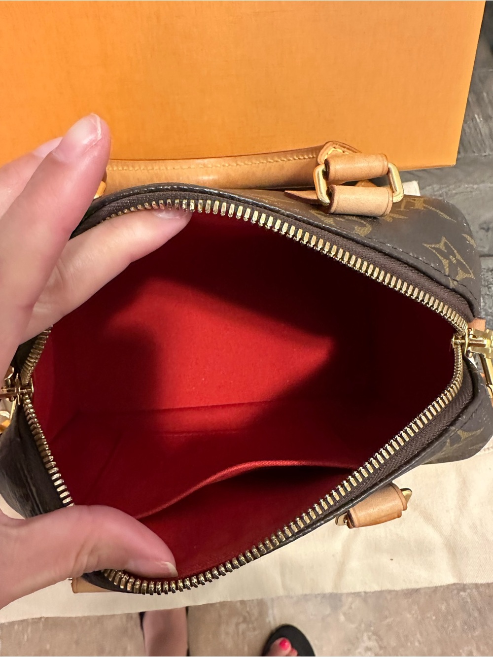 Louis Vuitton Monogram Canvas Speedy Bandoulière 20 - Picture 4 of 16